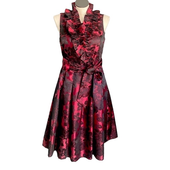 Jessica Howard Dresses & Skirts - Jessica Howard Red& black floral print ruffle dress